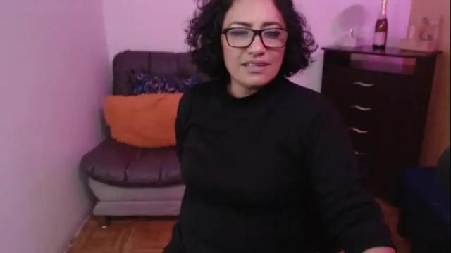 Image 2 of scarlett_sax Stream on Chaturbate on 1 month ago