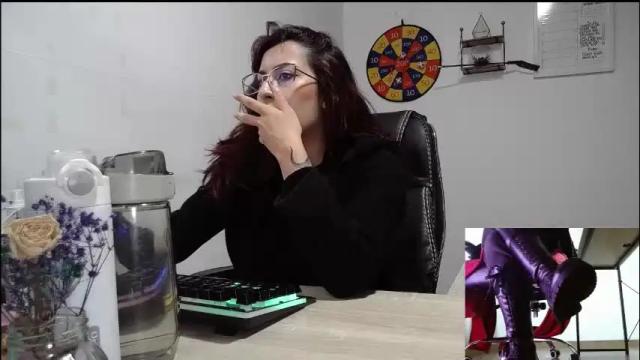 Image 2 of scarlett_sen Stream on Chaturbate on 1 month ago