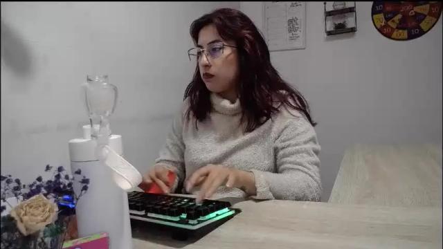 Image 2 of scarlett_sen Stream on Chaturbate on 1 month ago