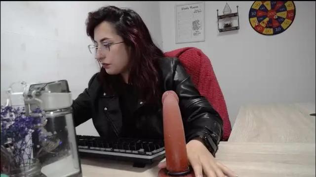 Image 3 of scarlett_sen Stream on Chaturbate on 1 month ago