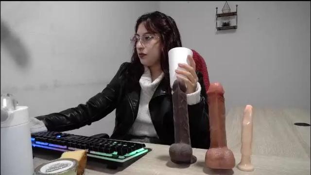Image 2 of scarlett_sen Stream on Chaturbate on 1 month ago