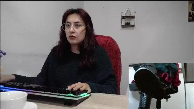 Image 3 of scarlett_sen Stream on Chaturbate on 1 month ago