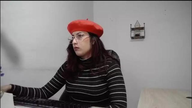 Image 12 of scarlett_sen Stream on Chaturbate on 27 days ago