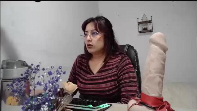 Image 10 of scarlett_sen Stream on Chaturbate on 6 days ago