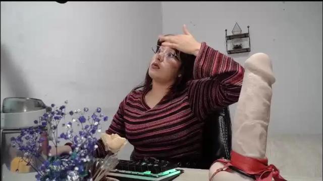 Image 11 of scarlett_sen Stream on Chaturbate on 6 days ago