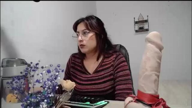 Image 12 of scarlett_sen Stream on Chaturbate on 6 days ago