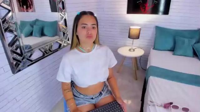 Image 4 of scarlett_submissive Stream on Chaturbate on 14 months ago