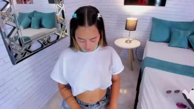 Image 6 of scarlett_submissive Stream on Chaturbate on 14 months ago