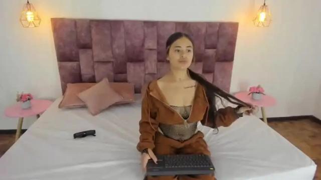 Image 3 of scarlett_submissive Stream on Chaturbate on 13 months ago