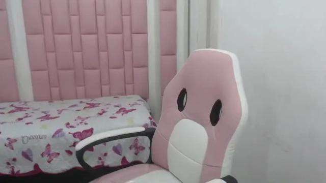 Image 10 of scarlettbigass_ Stream on Chaturbate on 12 months ago