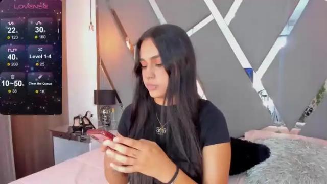 Image 3 of scarlettduarte Stream on Chaturbate on 13 months ago