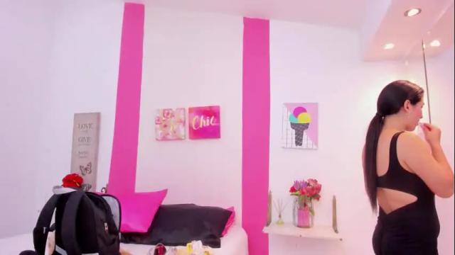 Image 3 of scarlette_15 Stream on Chaturbate on 1 month ago