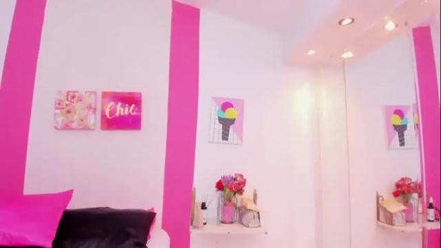 Image 6 of scarlette_15 Stream on Chaturbate on 1 month ago