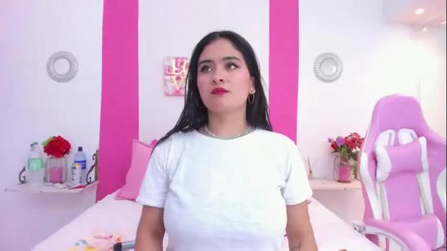 Image 2 of scarlette_15 Stream on Chaturbate on 2 days ago