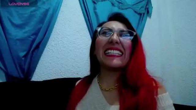 Image 10 of scarlette_32 Stream on Chaturbate on 13 months ago