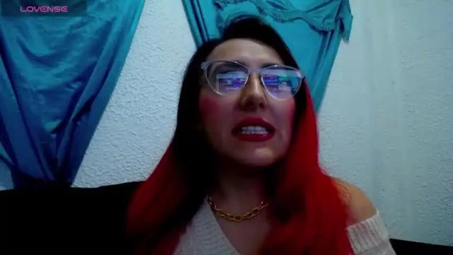 Thumbnail 3, scarlette_32's Stream at Chaturbate, 13 months ago