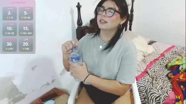Image 2 of scarlette_mason_1 Stream on Chaturbate on 25 days ago