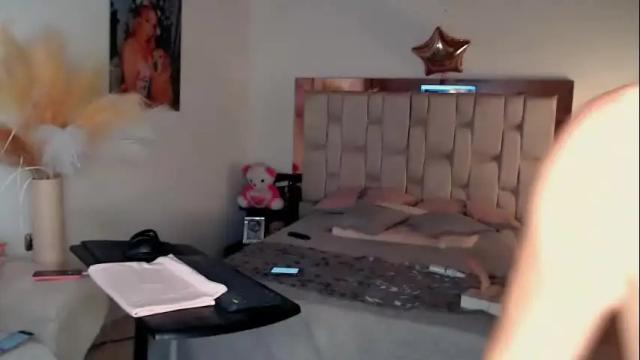 Image 12 of scarlette_tsunade Stream on Chaturbate on 24 days ago