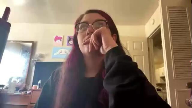 Image 3 of scarlettedwards Stream on Chaturbate on 4 months ago