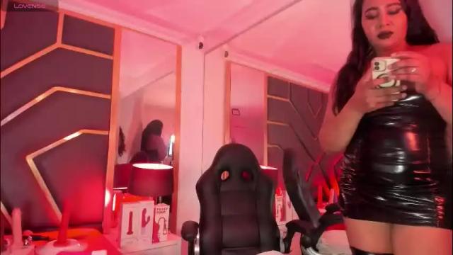 Image 7 of scarletthott1 Stream on Chaturbate on 1 month ago