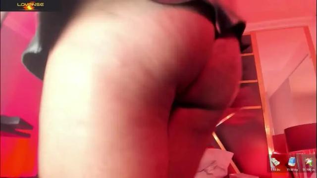 Image 12 of scarletthott1 Stream on Chaturbate on 5 days ago