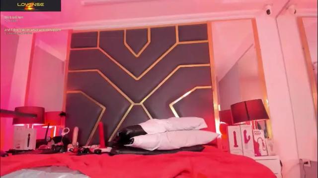 Image 3 of scarletthott1 Stream on Chaturbate on 2 days ago