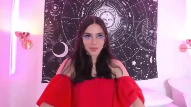 Image 2 of scarlettmadison_ Stream on Chaturbate on 17 months ago