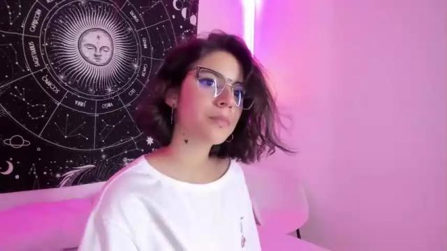 Image 4 of scarlettmadison_ Stream on Chaturbate on 17 months ago