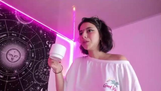 Image 7 of scarlettmadison_ Stream on Chaturbate on 17 months ago