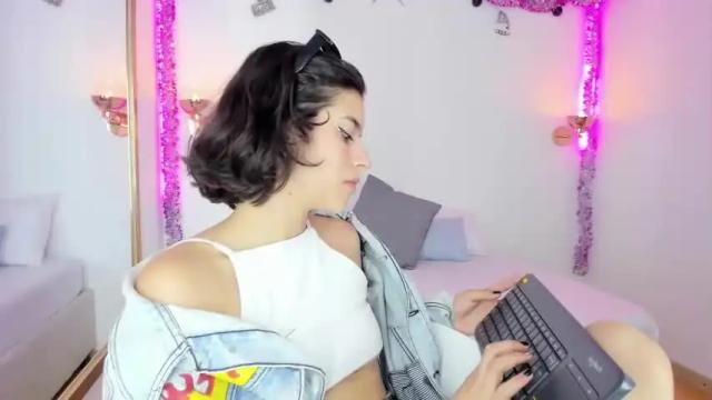 Image 6 of scarlettmadison_ Stream on Chaturbate on 19 months ago