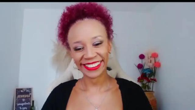 Image 4 of scarlettmalbec Stream on Chaturbate on 14 months ago