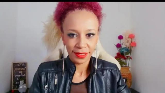 Image 2 of scarlettmalbec Stream on Chaturbate on 13 months ago