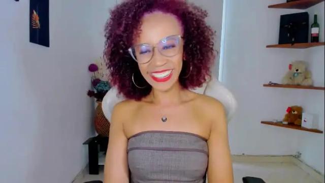 Image 4 of scarlettmalbec Stream on Chaturbate on 2 days ago