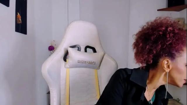 Image 11 of scarlettmalbec Stream on Chaturbate on 1 month ago