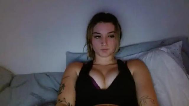 Image 7 of scarlettmartin Stream on Chaturbate on 15 months ago