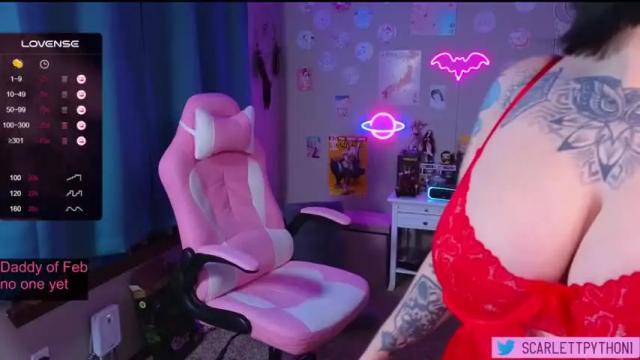 Image 2 of scarlettpython1 Stream on Chaturbate on 14 months ago
