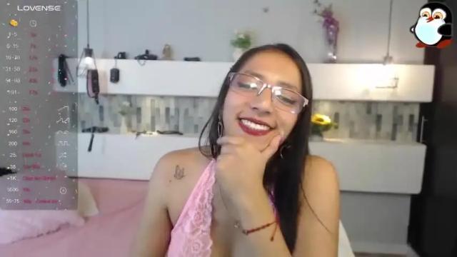 Image 6 of scarlettross27 Stream on Chaturbate on 17 months ago