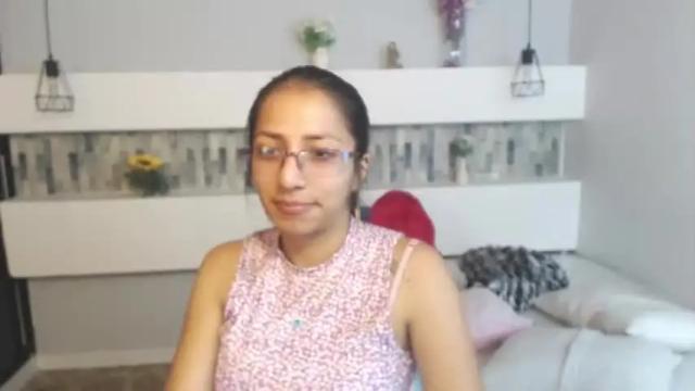 Image 4 of scarlettross27 Stream on Chaturbate on 17 months ago