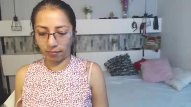 Image 8 of scarlettross27 Stream on Chaturbate on 17 months ago