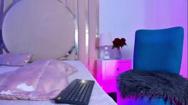 Image 11 of scarlettross_ Stream on Chaturbate on 29 days ago