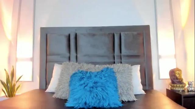 Image 11 of scarlettsanz_ Stream on Chaturbate on 2 months ago