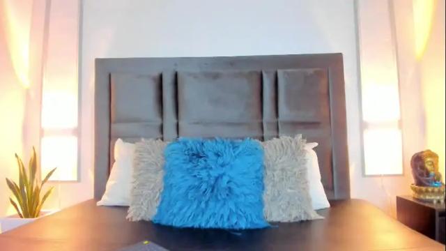 Image 3 of scarlettsanz_ Stream on Chaturbate on 2 months ago