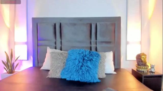 Image 7 of scarlettsanz_ Stream on Chaturbate on 1 month ago