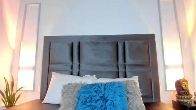 Image 10 of scarlettsanz_ Stream on Chaturbate on 22 days ago