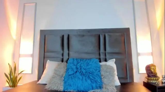 Image 11 of scarlettsanz_ Stream on Chaturbate on 19 days ago