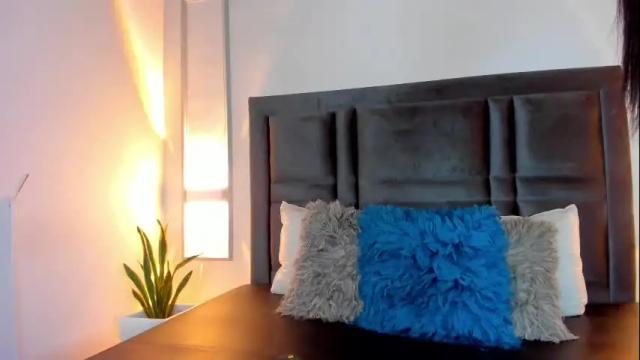 Image 10 of scarlettsanz_ Stream on Chaturbate on 5 days ago