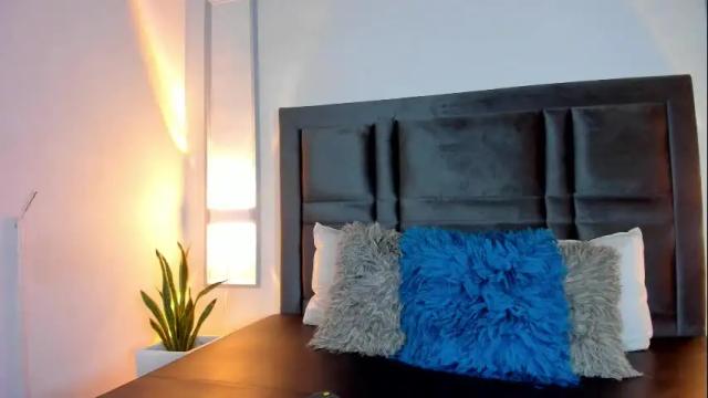 Image 11 of scarlettsanz_ Stream on Chaturbate on 5 days ago