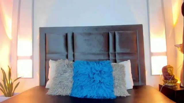Image 4 of scarlettsanz_ Stream on Chaturbate on 5 days ago