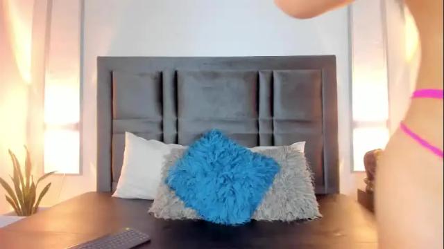 Image 3 of scarlettsanz_ Stream on Chaturbate on 3 days ago