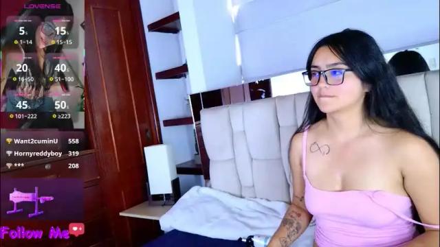 Image 3 of scarlleth_1 Stream on Chaturbate on 1 month ago